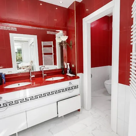Luxury Executive In Blloku Tirana